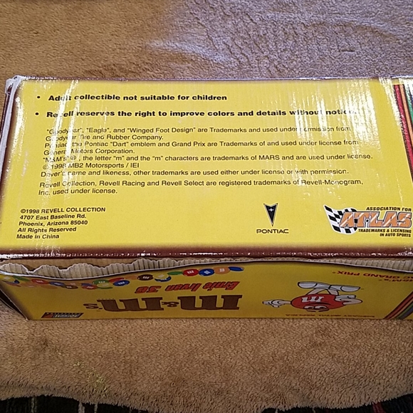 Revell Collection  1:18 Scale #36 Ernie Irvan Die - Picture 4 of 12